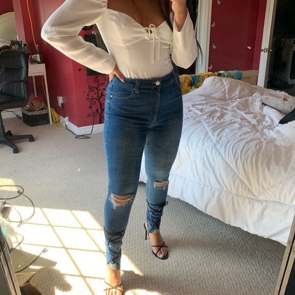 *SOLD* 🌿2/$30🌿 Denim Distressed Skinny Jeans - Picture 2 of 2